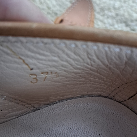 Tod's Tan Carmal Leather Loafers for Women 7.5 AUTHINTIC - Picture 9 of 15